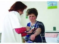Zeci de medici și farmaciști sunt buni de plată