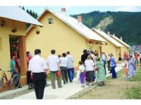Sinistrații din Brodina s-au mutat în noile case