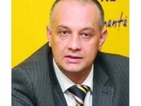 Liberalii au de ales între un profesor universitar și un primar de la țară