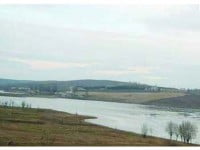 Vânzarea terenurilor aflate sub luciul de apă către Pescoliv Fălticeni, cercetată de parchet și contestată în instanță