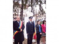 Bustul lui Iancu Flondor, în parcul central din Rădăuți