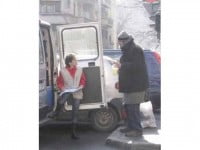Om al străzii ucis de frig