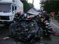 Trei vieți secerate pe DN 17, într-un cumplit accident de circulație