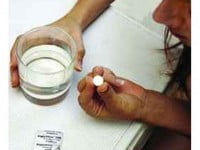 Cine ne apără de „dușmanul” ascuns în medicamente ?