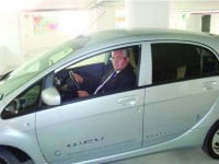 Primarul Ion Lungu „vine” acasă cu un… automobil electric