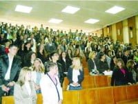 Crește numărul de locuri bugetate, scade cel al locurilor cu taxă