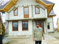 Gospodăriile arse în vară la Cornu Luncii au fost reconstruite