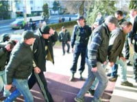 11 perechi de cătușe în „Dosarul 4 grupări”